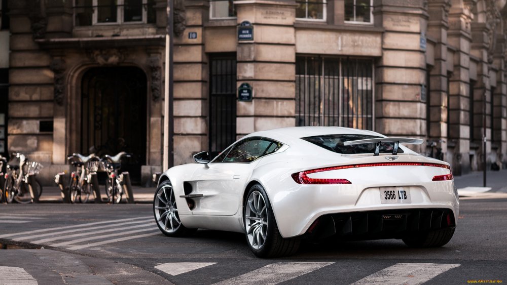 Aston Martin one-77 внутри