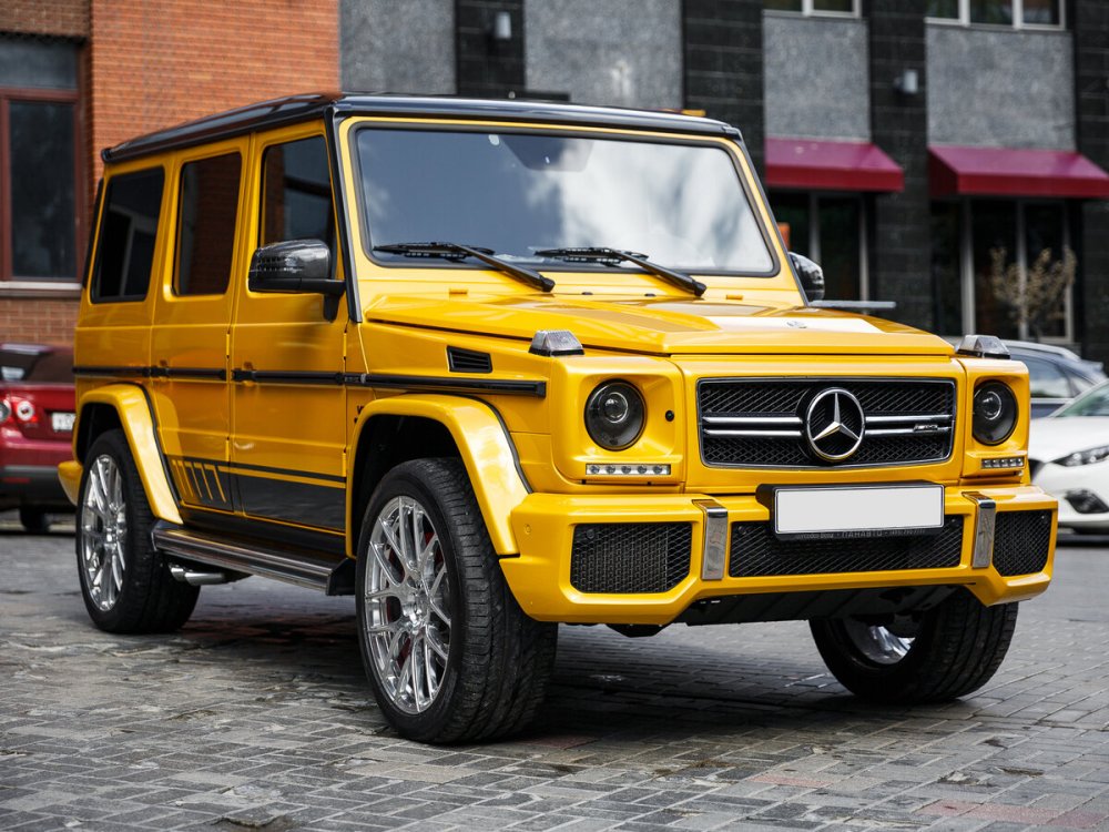 Mercedes g63 AMG желтый