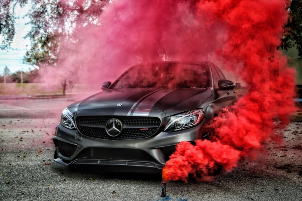 Mercedes Benz 63s AMG Coupe белый