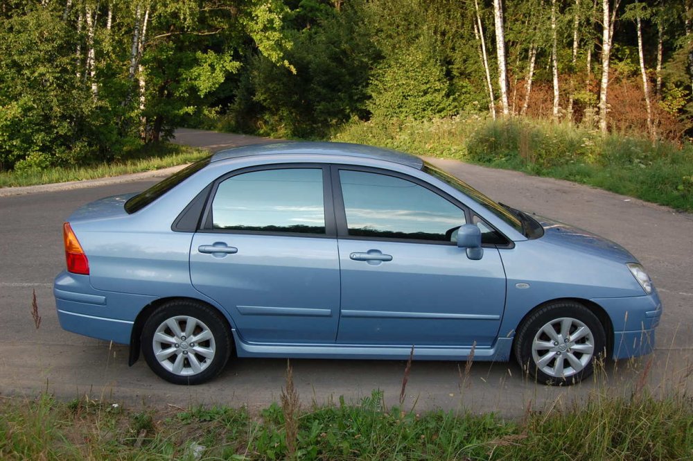 Suzuki Liana