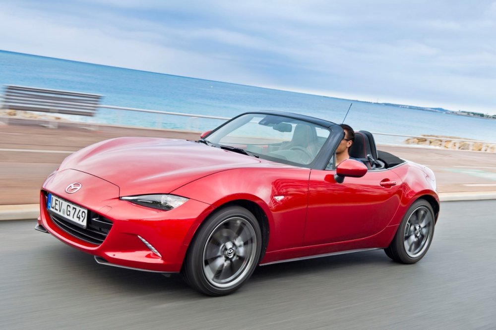 Mazda Miata mx5 белая