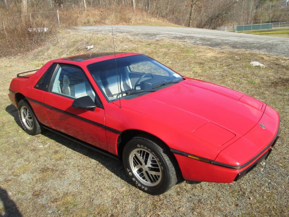 Pontiac Fiero gt stance