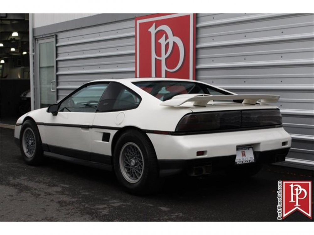 Pontiac Fiero gt 1985