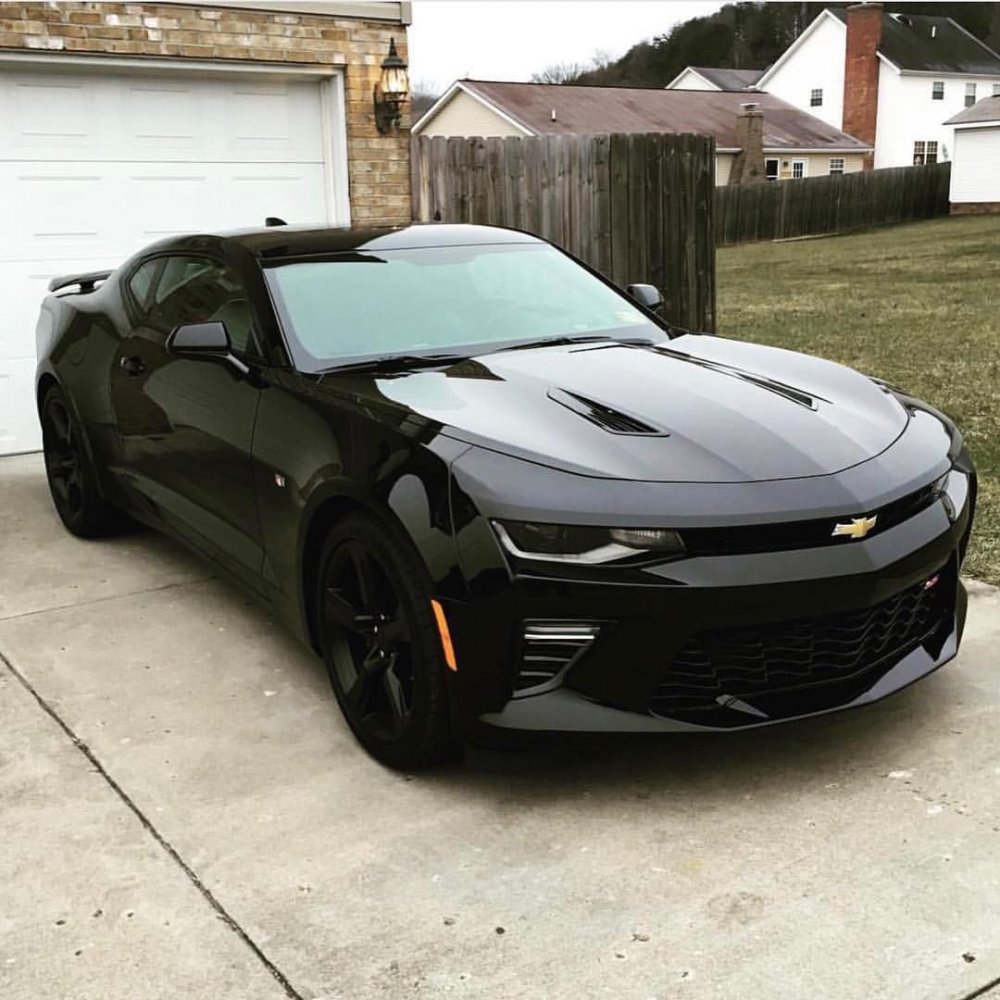 Chevrolet Camaro черный