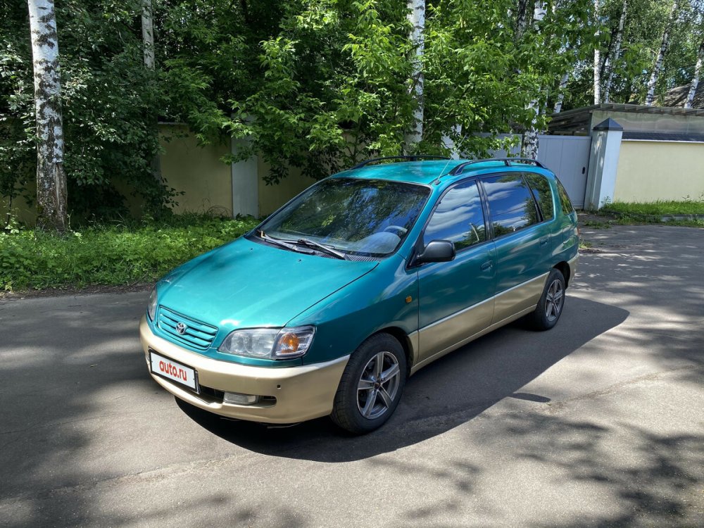 Toyota Picnic 2000г