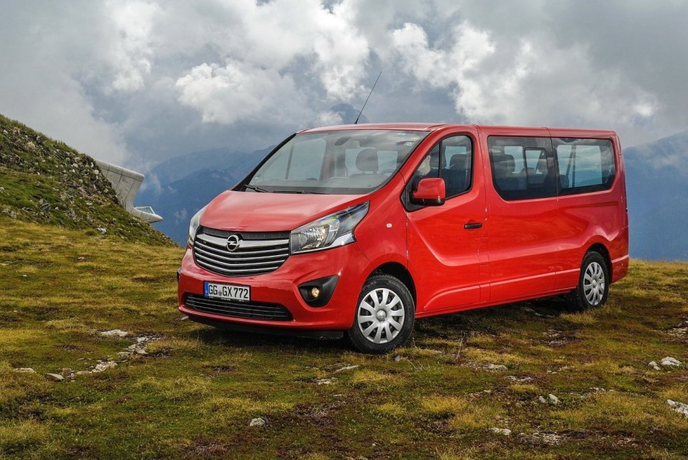 Opel Vivaro Minivan