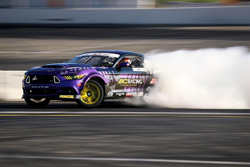 Formula Drift Mustang