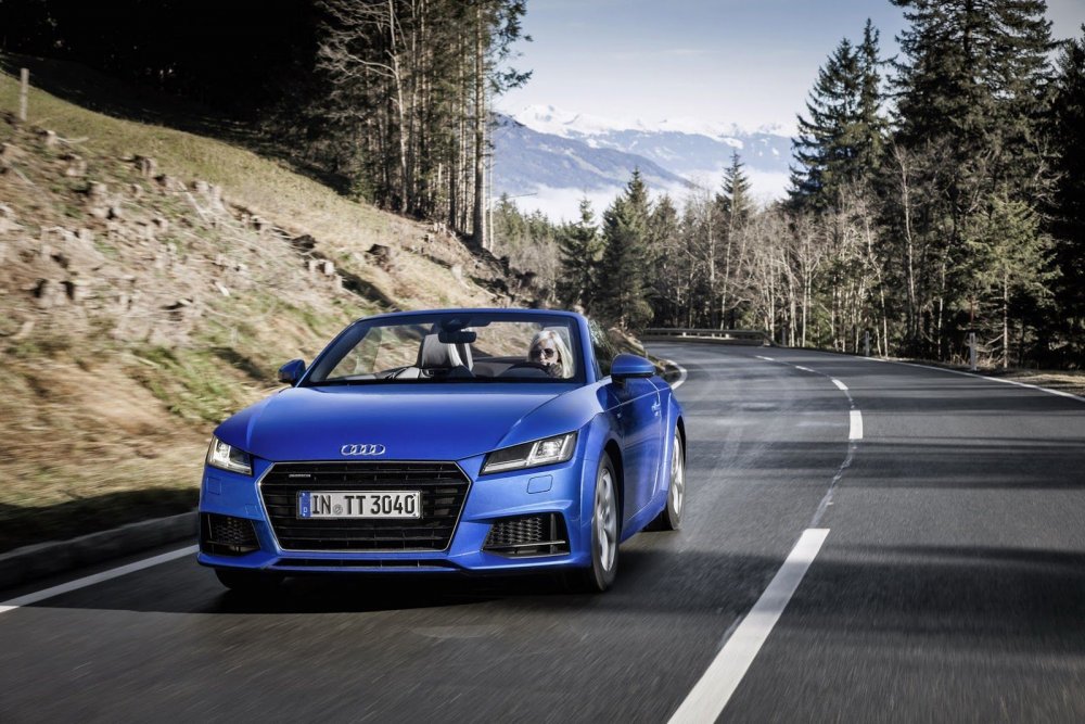 Audi TT Roadster синяя