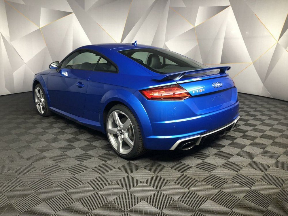 Audi TT 8s синяя