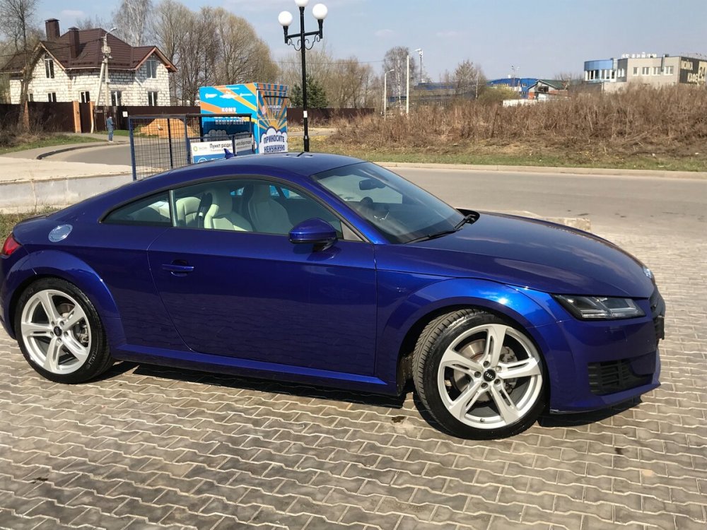 Audi TT 8s сине зеленый