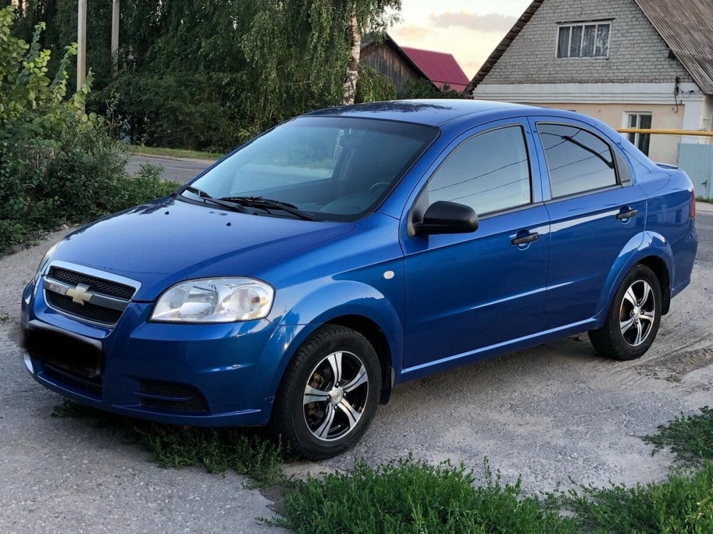 Chevrolet Aveo 2014 красный