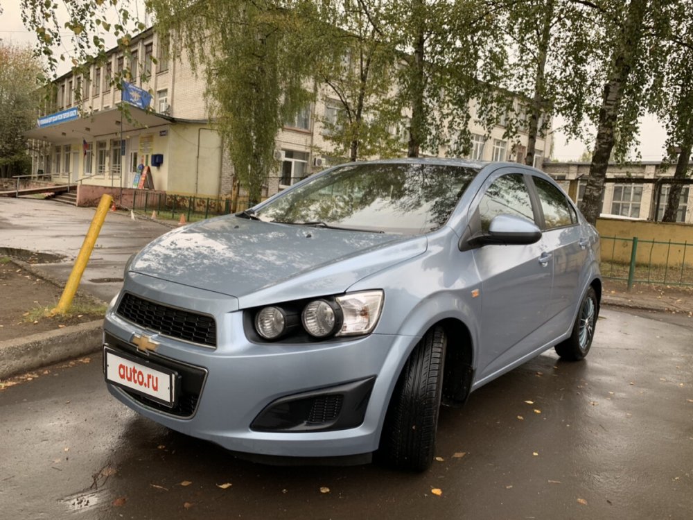 Chevrolet Aveo т300 седан