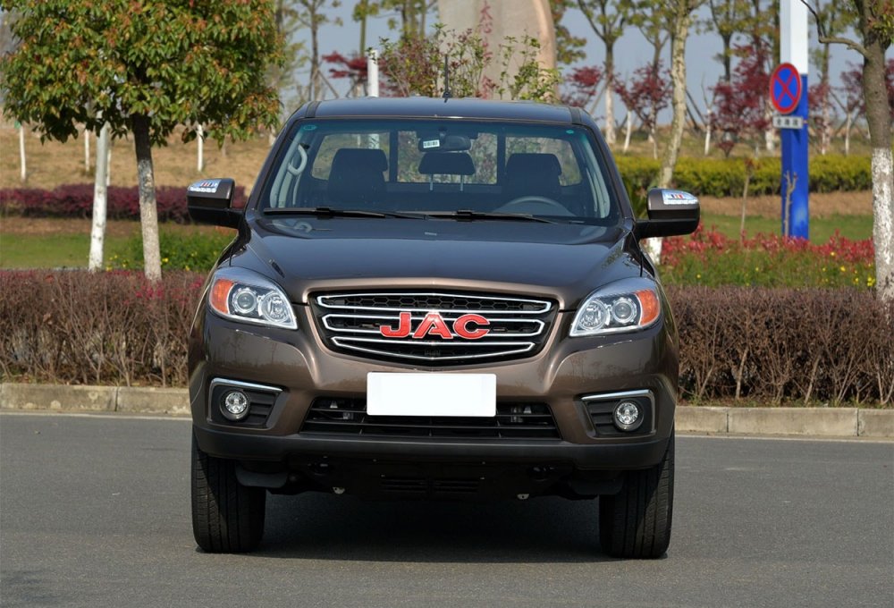 Китайский JAC t6,