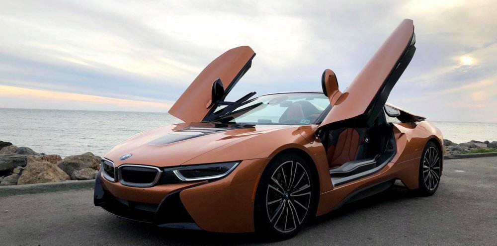 BMW i8 Roadster закрытие крыши