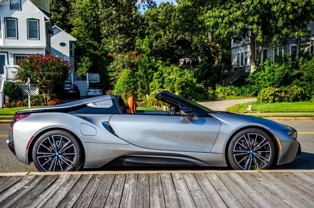 BMW-i8 Roadster 2020г.