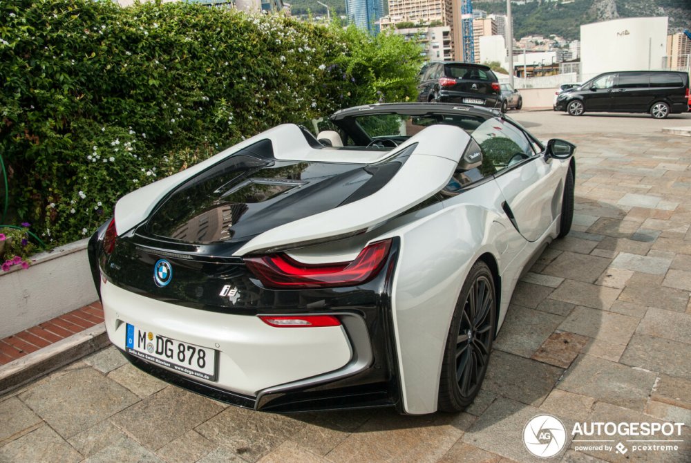 BMW i8 Roadster 2021