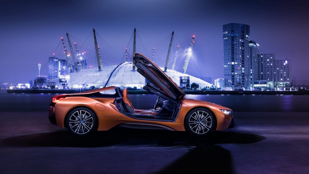 БМВ i8 Roadster черная