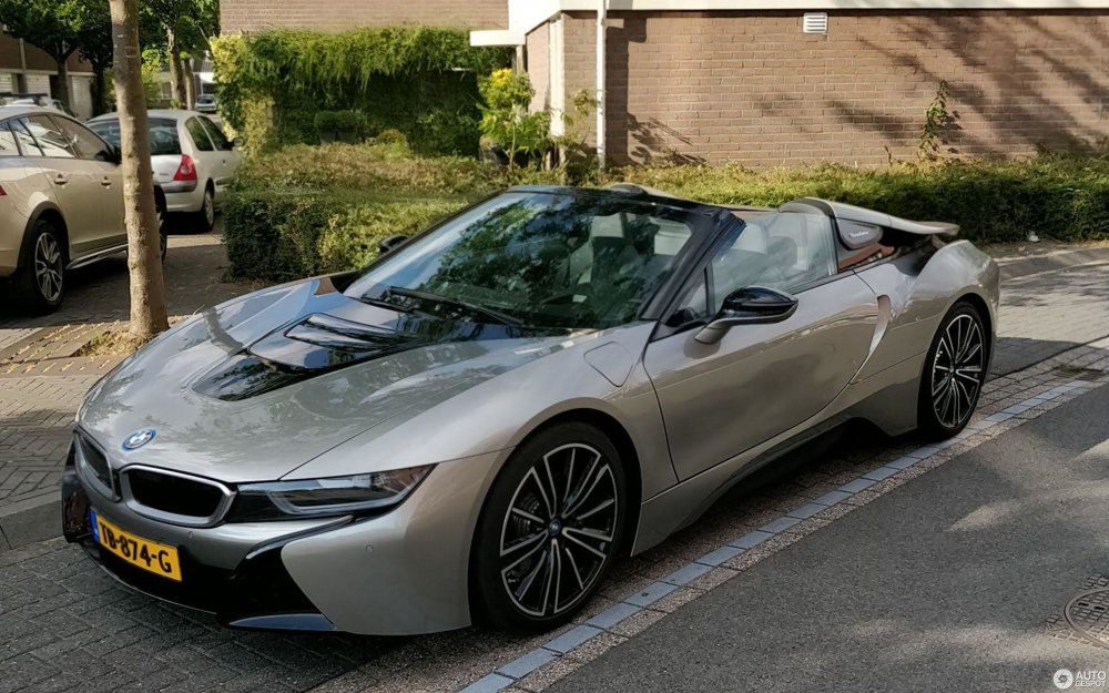 BMW i8 Orange