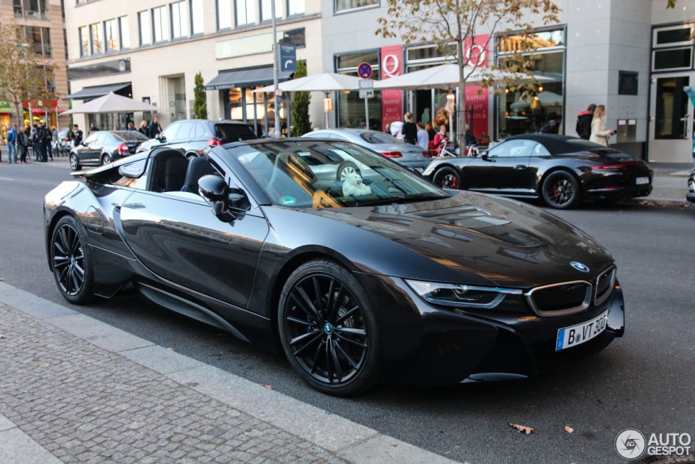 BMW i8 Roadster Black