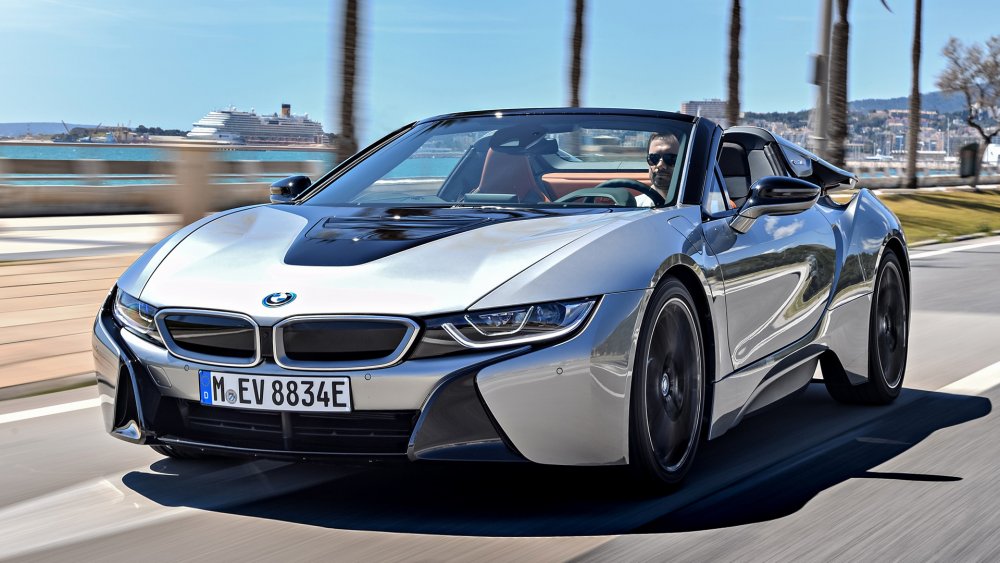 BMW i8 Roadster Gold