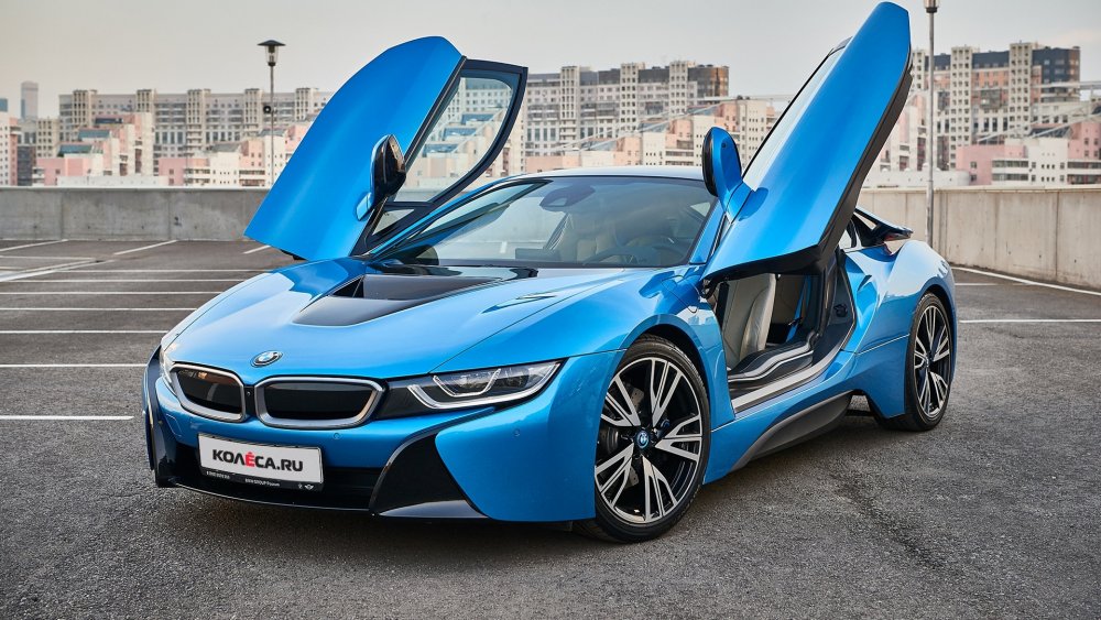 БМВ i8 Roadster