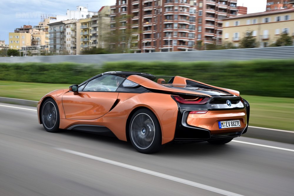 BMW i8 Roadster 2018 черный