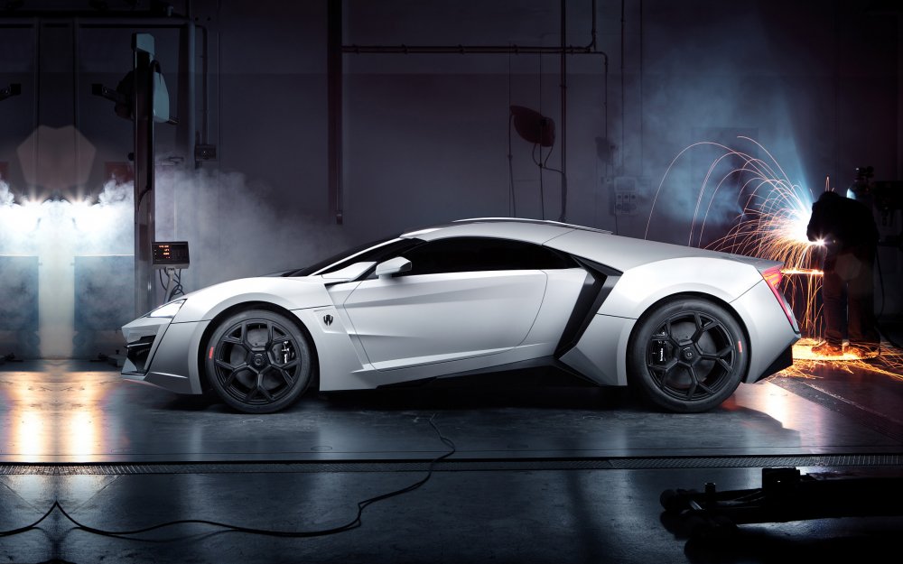 2016 W Motors Lykan Hypersport