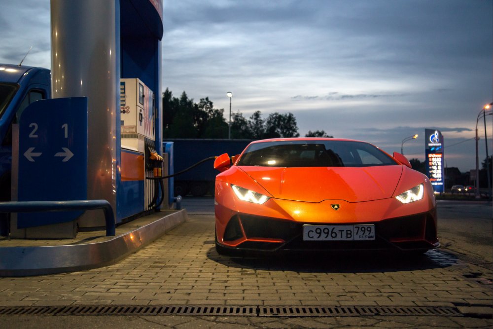 Lamborghini Huracan 2014 черная сзади