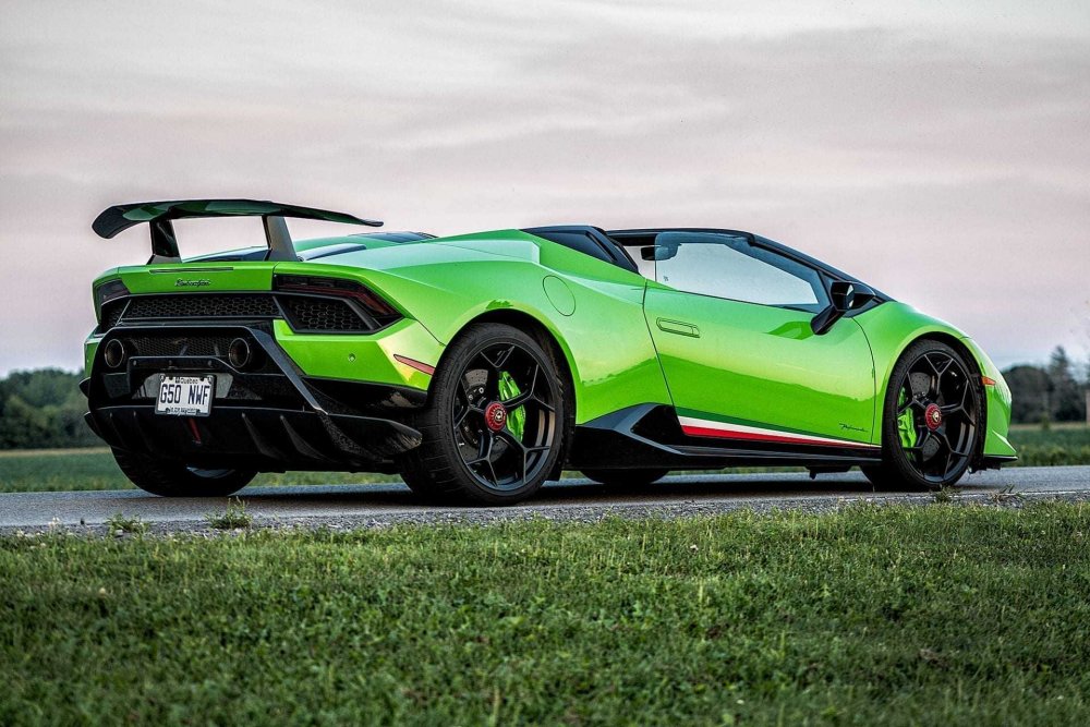 Lamborghini Huracan желтая 2020