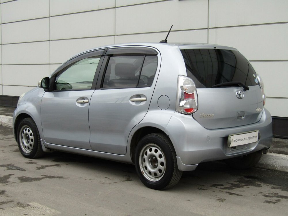 Автомобиль toyota passo