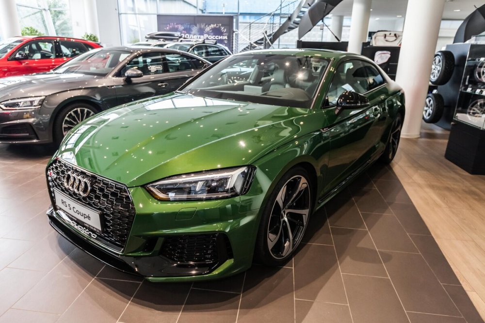 Audi a8 зеленая