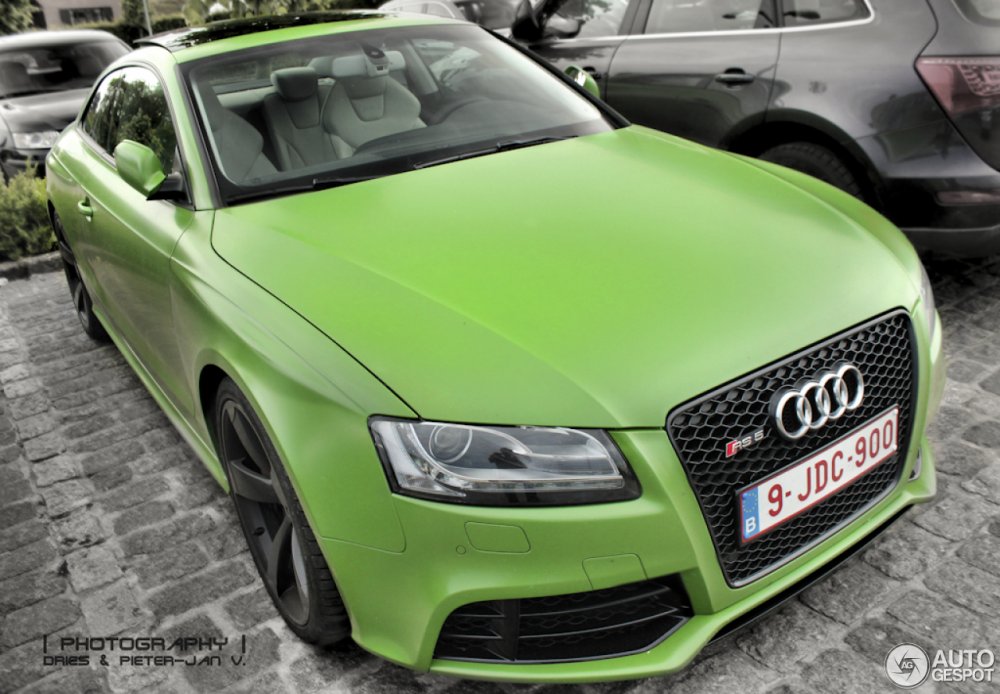 Audi rs5 ярко зеленая