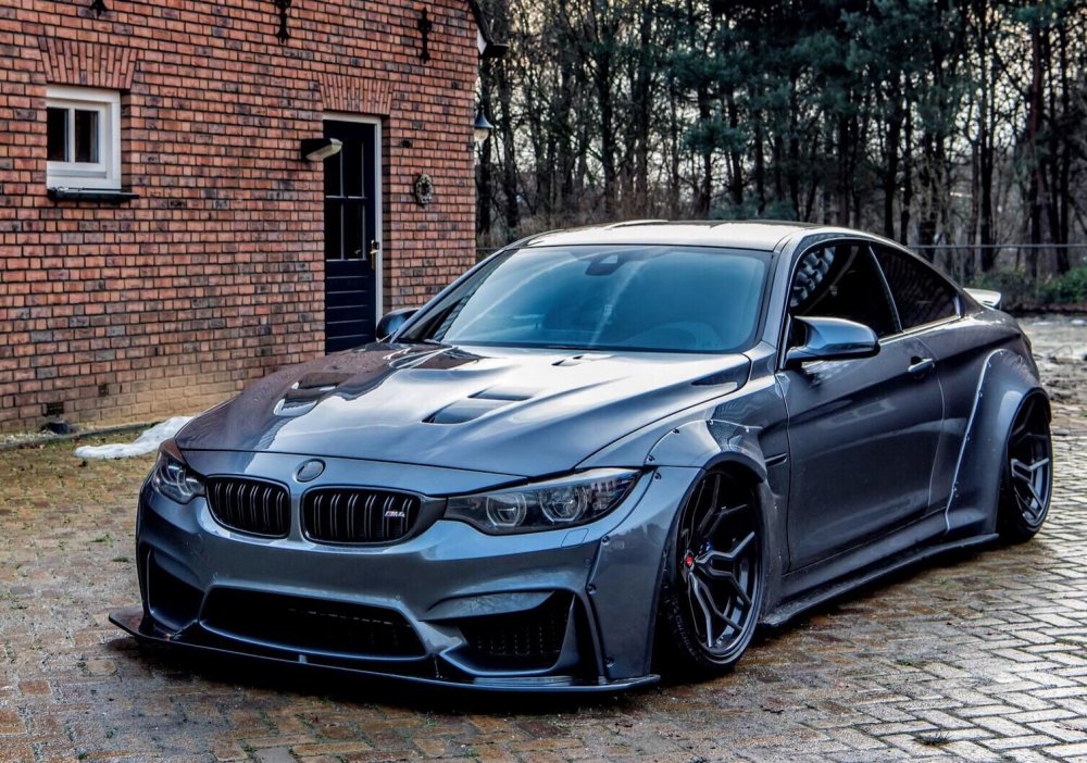 BMW m4 Liberty walk черная