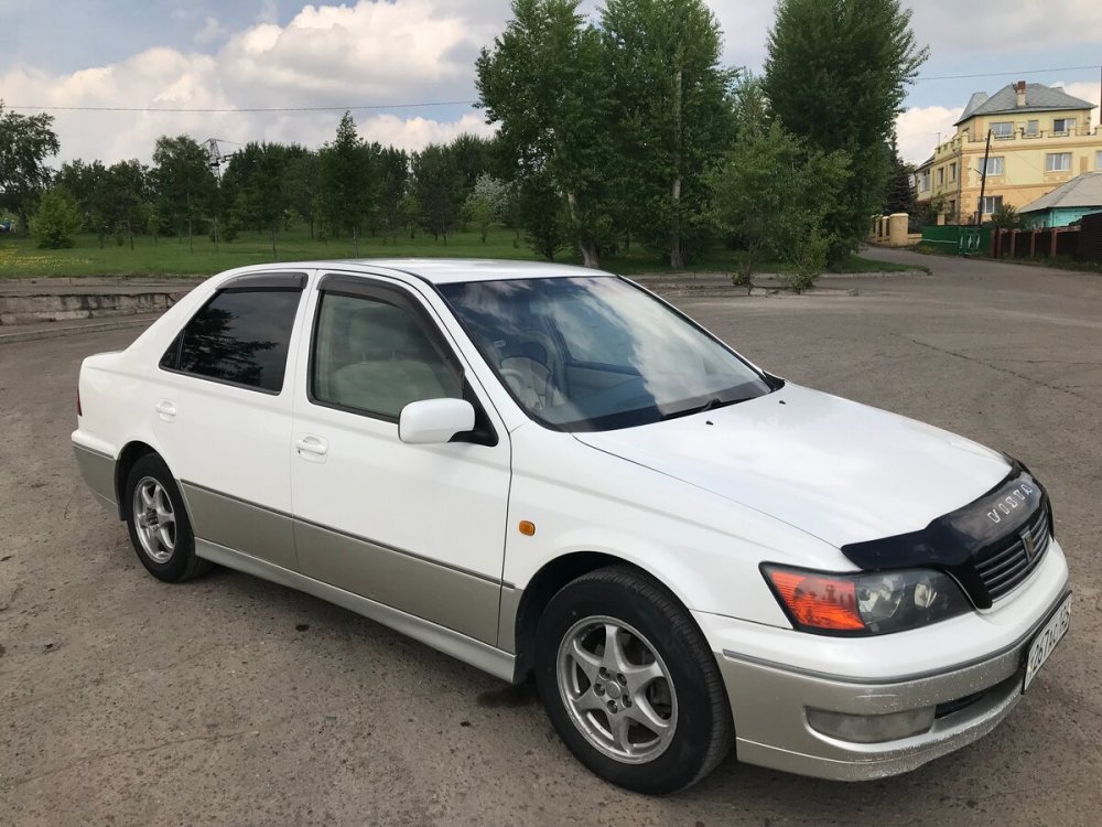 Toyota Vista, 2000 седан