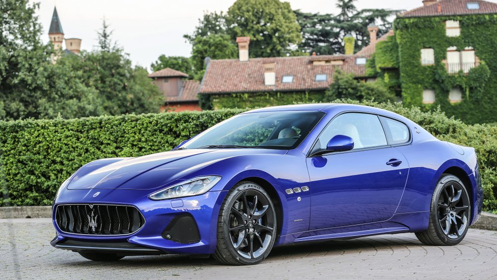 Maserati GRANTURISMO синий