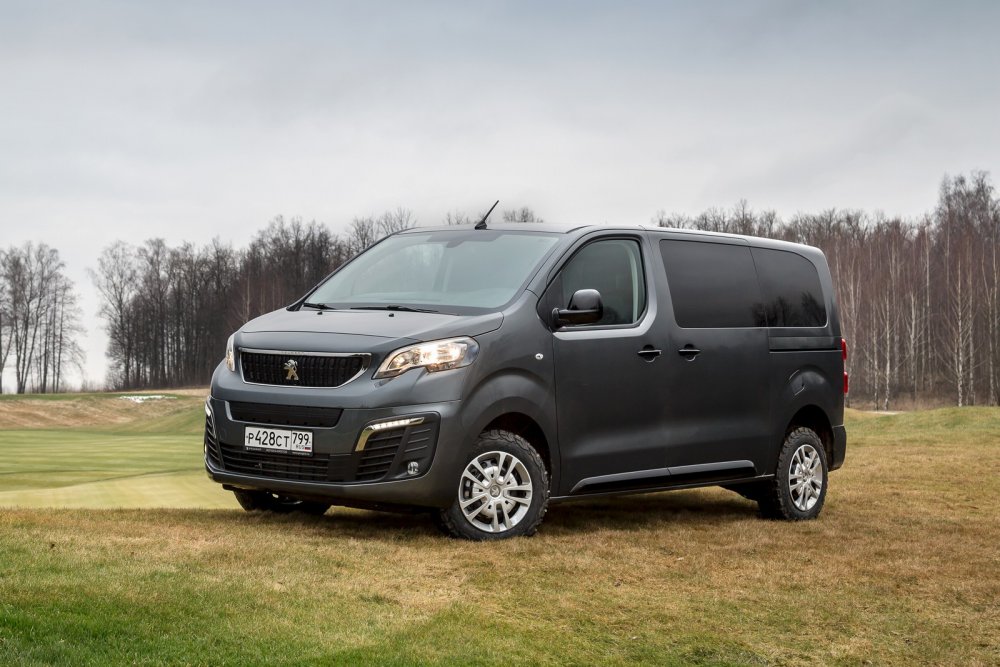 Peugeot traveller Minivan 2021