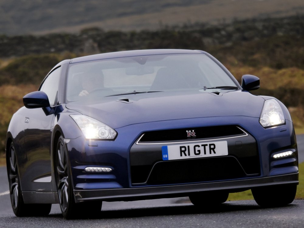 Nissan GTR Black 2012