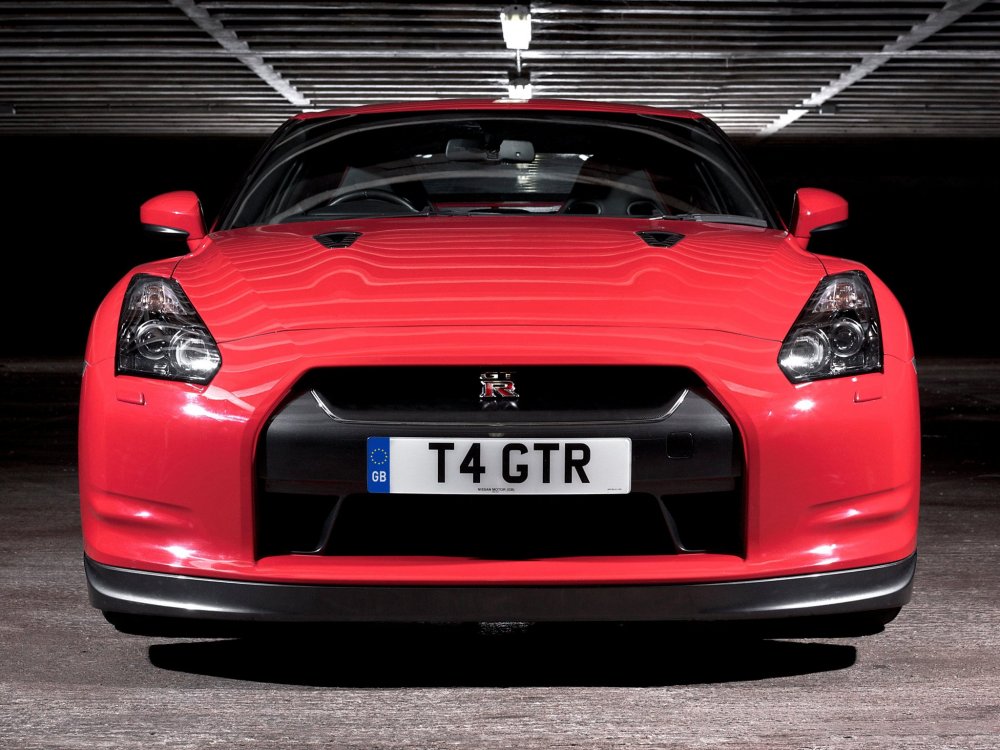 Nissan GTR 35 черная