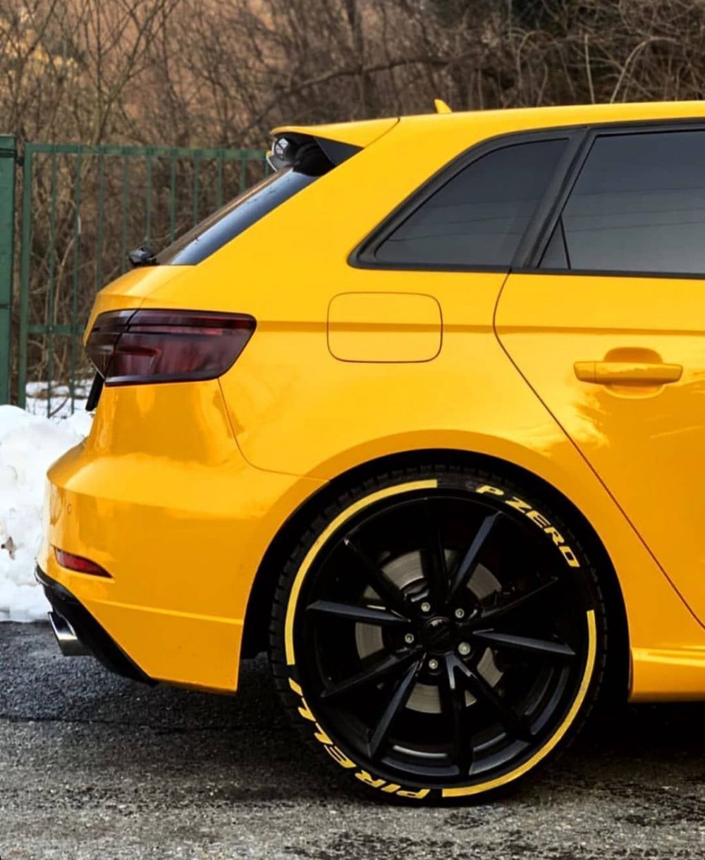 Audi rs3 Yellow