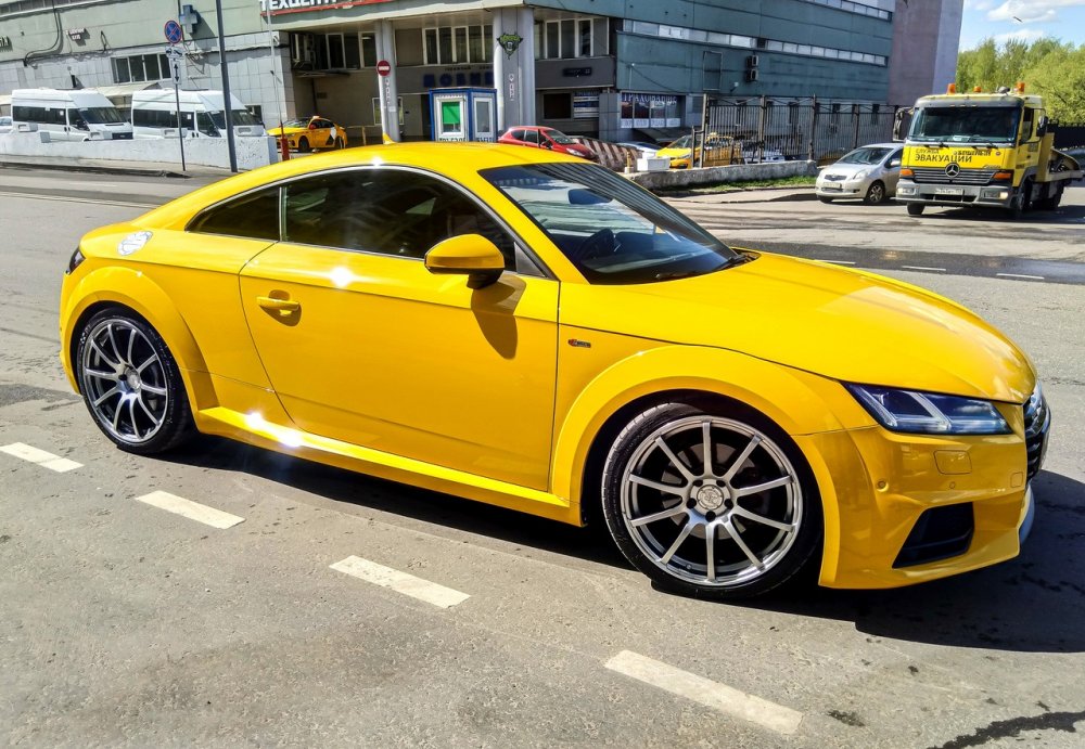 Audi a5 желтая