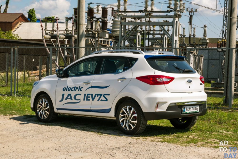 Хэтчбек JAC iev7s