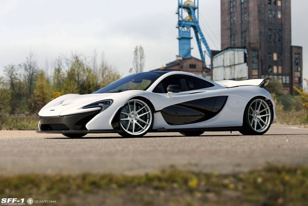 MCLAREN p1 белый