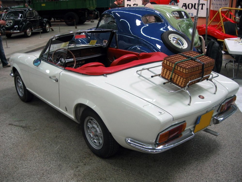 Fiat 124 Spider Coupe