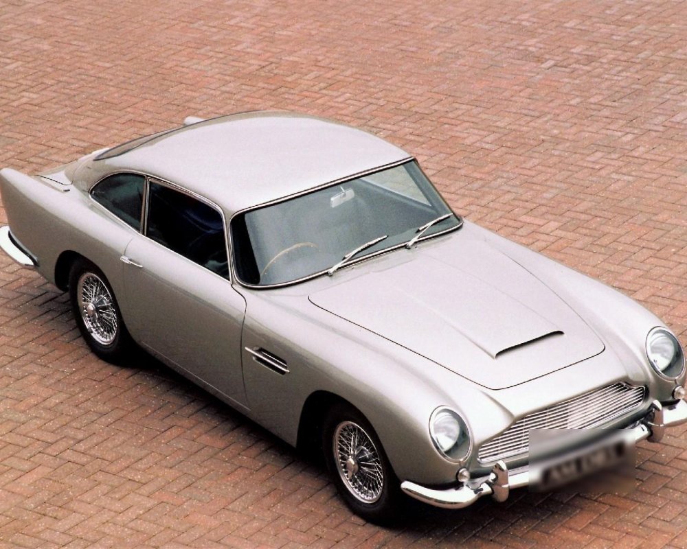 Aston Martin db5 автомобиль Джеймса Бонда