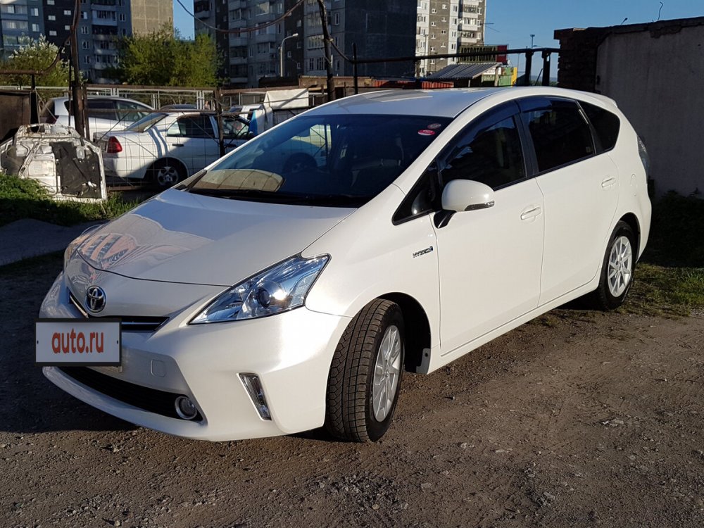 Toyota Prius v ( ) 2012