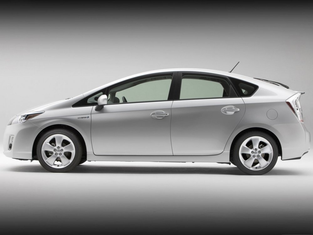 Toyota Prius v 2011