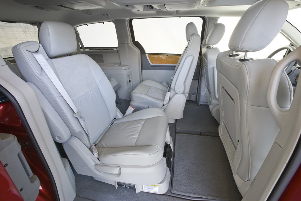 Chrysler Grand Voyager 2005 салон