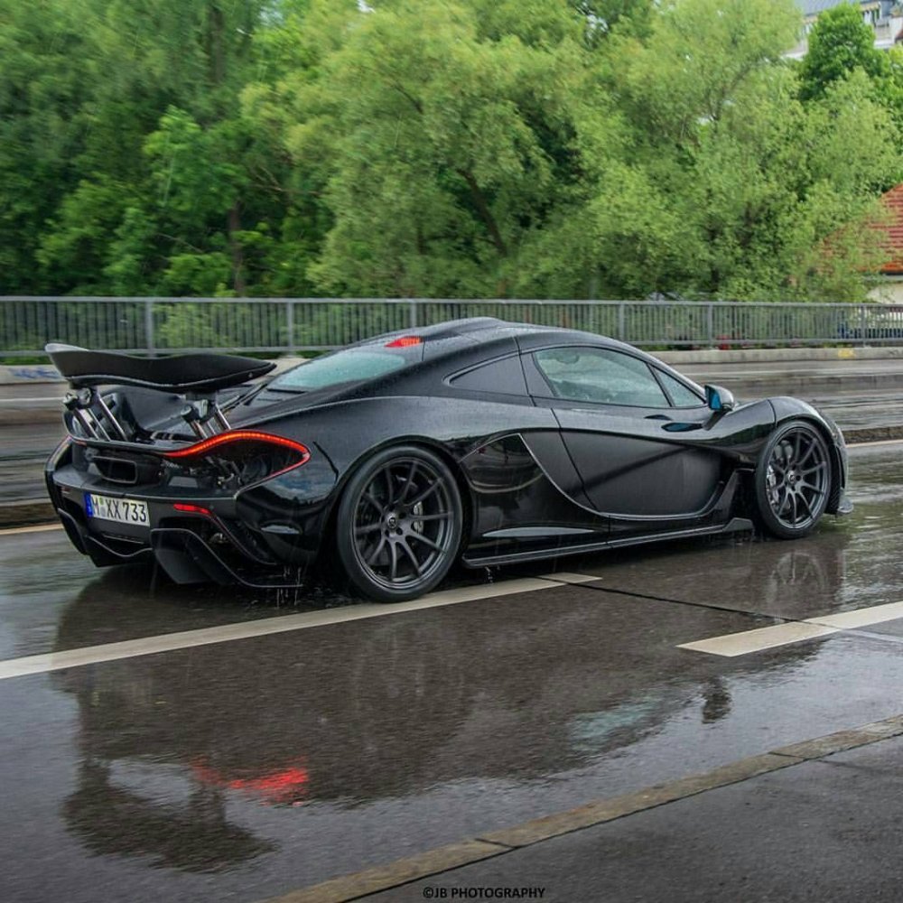 MCLAREN p1 чёрный