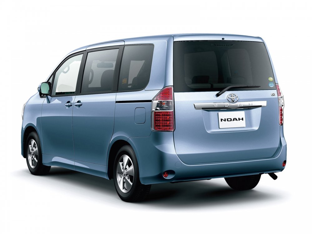 Toyota Noah III (r80)