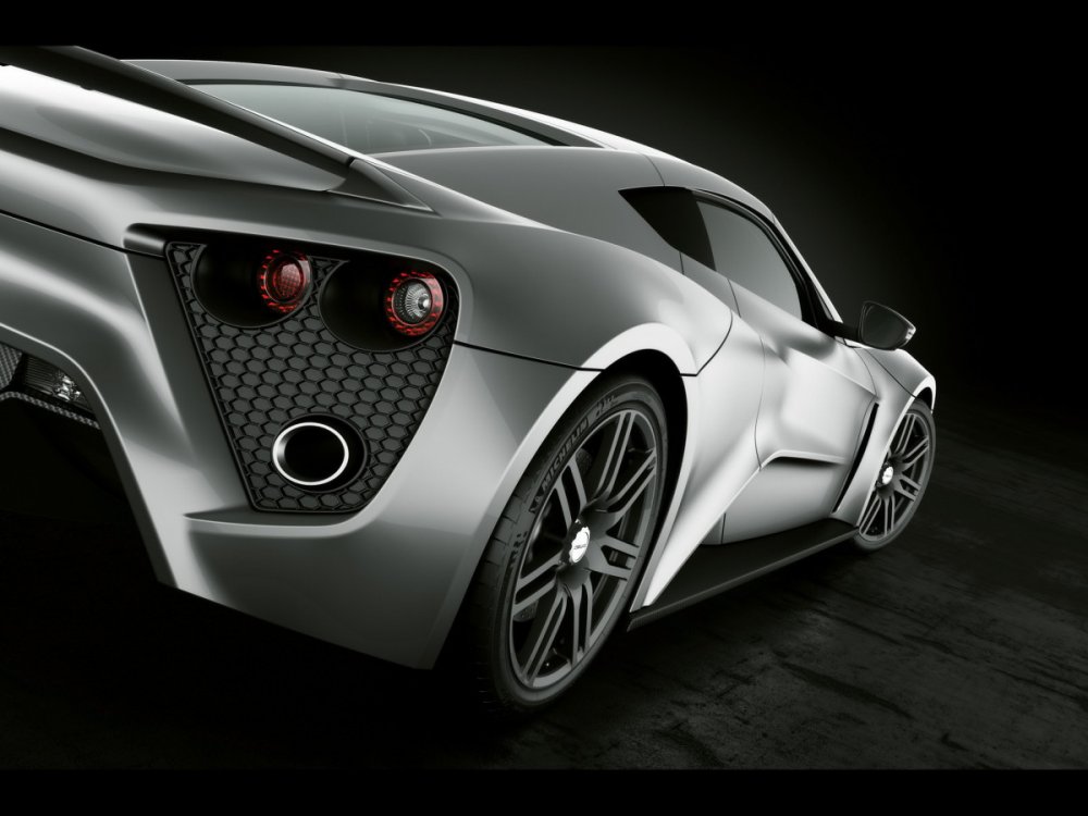 Машина Zenvo st1